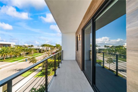 Casa en venta en Weston, Florida, 5 dormitorios, 491.73 m2 № 2002019 - foto 5