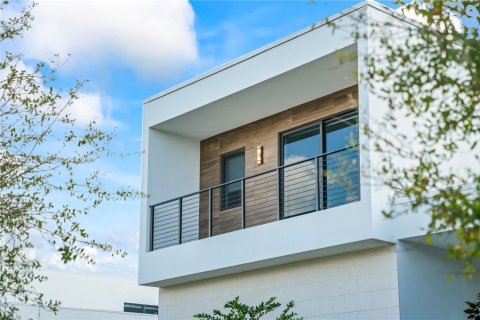 Casa en venta en Weston, Florida, 5 dormitorios, 491.73 m2 № 2002019 - foto 3