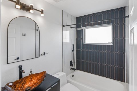 Casa en alquiler en Port Richey, Florida, 3 dormitorios, 111.3 m2 № 1872998 - foto 25