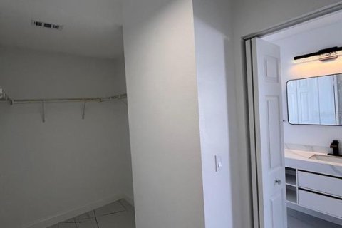 Casa en alquiler en Port Richey, Florida, 3 dormitorios, 111.3 m2 № 1872998 - foto 30