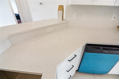 Casa en alquiler en Port Richey, Florida, 3 dormitorios, 111.3 m2 № 1872998 - foto 17