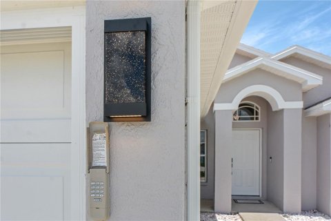 Casa en alquiler en Port Richey, Florida, 3 dormitorios, 111.3 m2 № 1872998 - foto 4