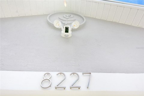 Casa en alquiler en Port Richey, Florida, 3 dormitorios, 111.3 m2 № 1872998 - foto 3