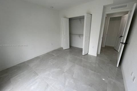 Casa en alquiler en Homestead, Florida, 3 dormitorios, 131.46 m2 № 1974844 - foto 9