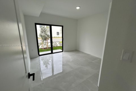Casa en alquiler en Homestead, Florida, 3 dormitorios, 131.46 m2 № 1974844 - foto 8