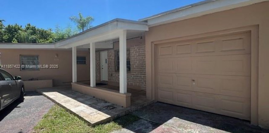 Villa ou maison à Miami, Floride 3 chambres, 175.49 m2 № 1887846