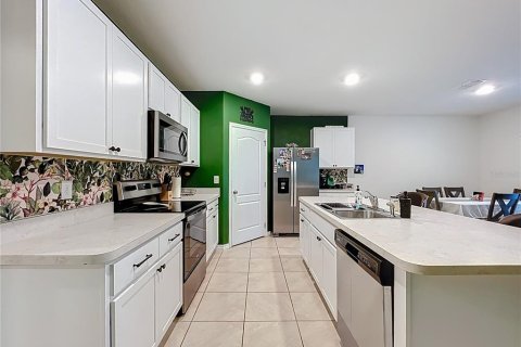Casa en venta en Tavares, Florida, 4 dormitorios, 171.5 m2 № 2118362 - foto 13