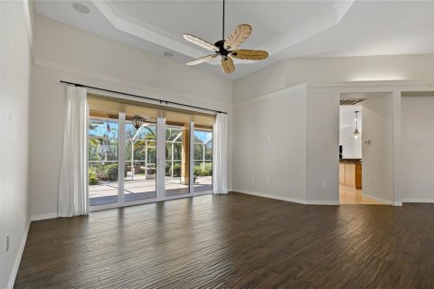 House in Tarpon Springs, Florida 4 bedrooms, 288.74 sq.m. № 1519220 - photo 9