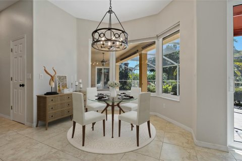 House in Tarpon Springs, Florida 4 bedrooms, 288.74 sq.m. № 1519220 - photo 21