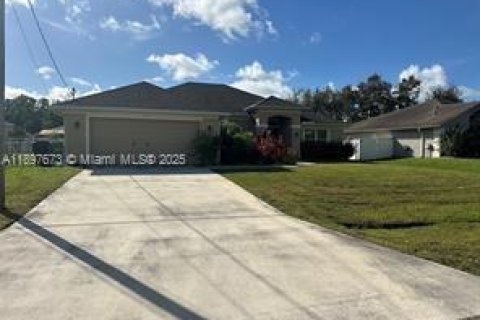 House in Port St. Lucie, Florida 3 bedrooms, 214.7 sq.m. № 2014510 - photo 2
