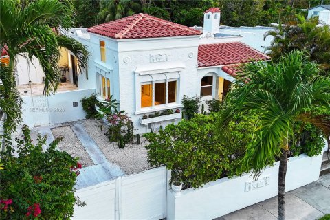 House in Miami, Florida 3 bedrooms, 183.76 sq.m. № 2009967 - photo 2