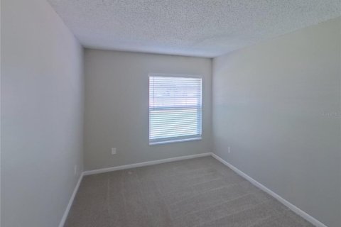 Villa ou maison à louer à Brandon, Floride: 4 chambres, 141.95 m2 № 1866205 - photo 12
