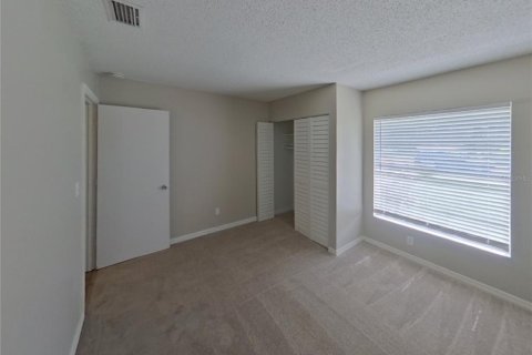 Villa ou maison à louer à Brandon, Floride: 4 chambres, 141.95 m2 № 1866205 - photo 13