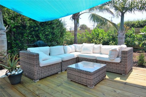 House in Cocoa Beach, Florida 3 bedrooms, 110.37 sq.m. № 1718038 - photo 13