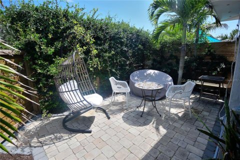 House in Cocoa Beach, Florida 3 bedrooms, 110.37 sq.m. № 1718038 - photo 23