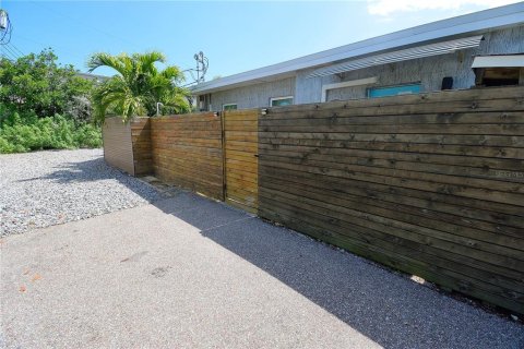 House in Cocoa Beach, Florida 3 bedrooms, 110.37 sq.m. № 1718038 - photo 16