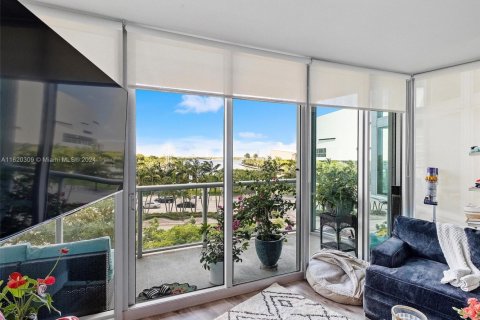 Condo in Miami, Florida, 1 bedroom  № 1867689 - photo 4