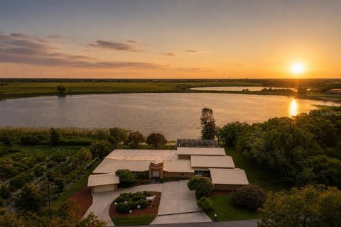 Casa en venta en Lake Alfred, Florida, 6 dormitorios, 653.57 m2 № 2197929 - foto 3