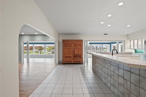 Casa en venta en Lake Alfred, Florida, 6 dormitorios, 653.57 m2 № 2197929 - foto 8