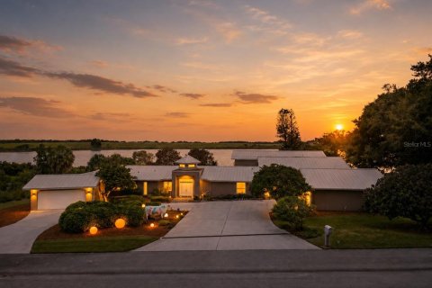 Casa en venta en Lake Alfred, Florida, 6 dormitorios, 653.57 m2 № 2197929 - foto 2