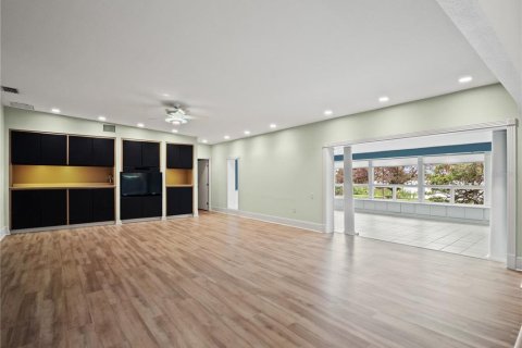 Casa en venta en Lake Alfred, Florida, 6 dormitorios, 653.57 m2 № 2197929 - foto 10