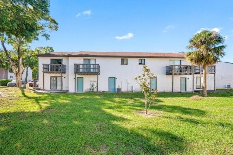 Townhouse in Saint Petersburg, Florida 2 bedrooms, 102.94 sq.m. № 2195476