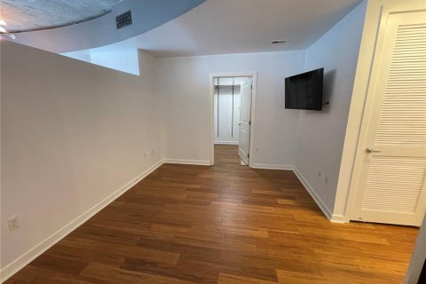 Condo in Orlando, Florida, 1 bedroom  № 1619375 - photo 12