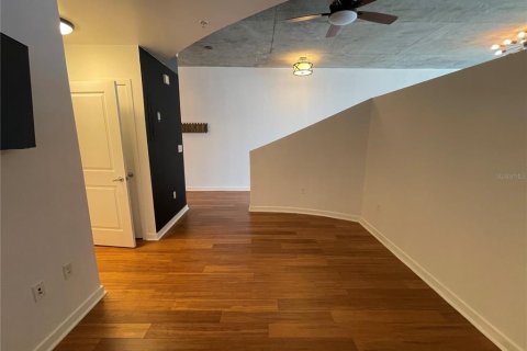 Condo in Orlando, Florida, 1 bedroom  № 1619375 - photo 13