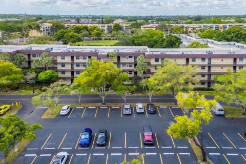 Condominio en venta en Lauderdale Lakes, Florida, 2 dormitorios, 93.09 m2 № 1683260 - foto 20