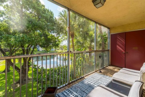 Condominio en venta en Lauderdale Lakes, Florida, 2 dormitorios, 93.09 m2 № 1683260 - foto 11
