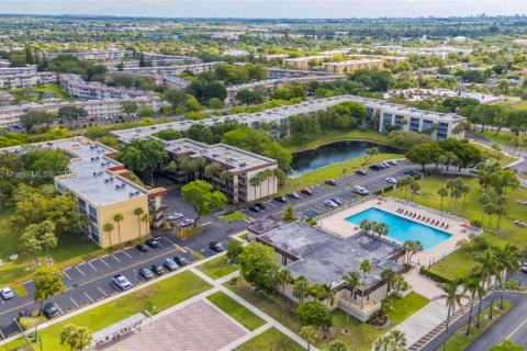 Condominio en venta en Lauderdale Lakes, Florida, 2 dormitorios, 93.09 m2 № 1683260 - foto 30