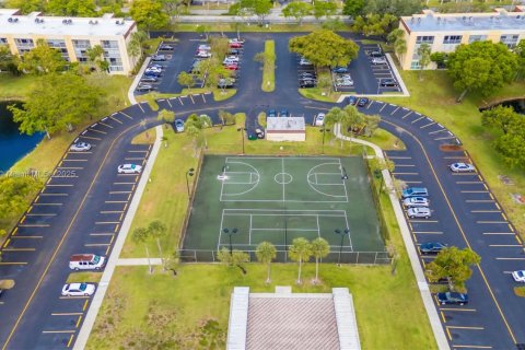Condominio en venta en Lauderdale Lakes, Florida, 2 dormitorios, 93.09 m2 № 1683260 - foto 27