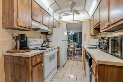 Condominio en venta en Lauderdale Lakes, Florida, 2 dormitorios, 93.09 m2 № 1683260 - foto 6