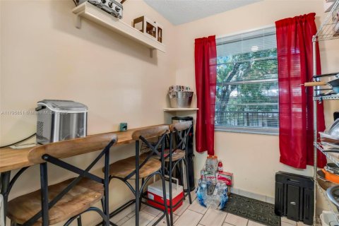 Condominio en venta en Lauderdale Lakes, Florida, 2 dormitorios, 93.09 m2 № 1683260 - foto 10