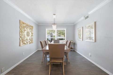 House in Tampa, Florida 4 bedrooms, 223.8 sq.m. № 2203424 - photo 19
