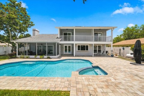 House in Tampa, Florida 4 bedrooms, 223.8 sq.m. № 2203424 - photo 4