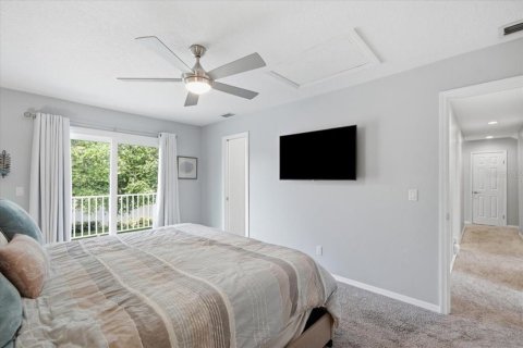 House in Tampa, Florida 4 bedrooms, 223.8 sq.m. № 2203424 - photo 29