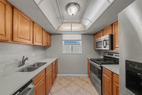 Купить виллу или дом в Холидэй, Флорида 5 комнат, 125.79м2, № 2356364 - фото 4