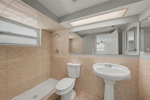 Купить виллу или дом в Холидэй, Флорида 5 комнат, 125.79м2, № 2356364 - фото 11