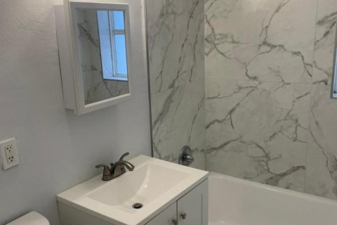 Casa en alquiler en Fort Lauderdale, Florida, 3 dormitorios, 94.39 m2 № 1224797 - foto 1