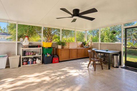 House in Edgewater, Florida 3 bedrooms, 111.48 sq.m. № 2424056 - photo 7