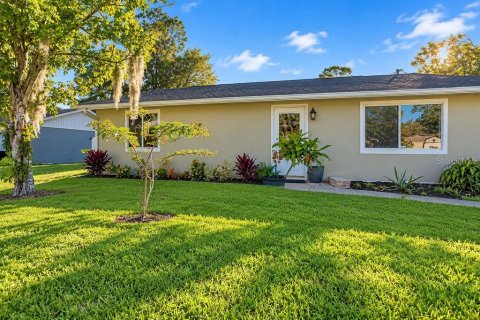 House in Edgewater, Florida 3 bedrooms, 111.48 sq.m. № 2424056 - photo 3