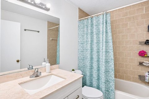 House in Edgewater, Florida 3 bedrooms, 111.48 sq.m. № 2424056 - photo 29