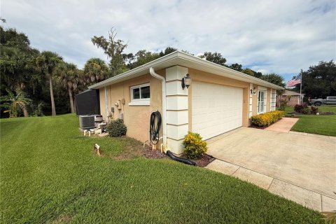 Villa ou maison à vendre à Port Orange, Floride: 3 chambres, 162.86 m2 № 2405057 - photo 2