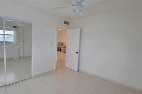 Copropriété à louer à Fort Lauderdale, Floride: 2 chambres, 86.4 m2 № 2042381 - photo 11