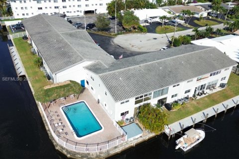 Copropriété à louer à Fort Lauderdale, Floride: 2 chambres, 86.4 m2 № 2042381 - photo 18