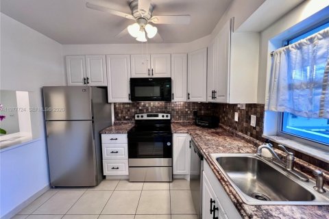 Condo à Fort Lauderdale, Floride, 2 chambres  № 2042381