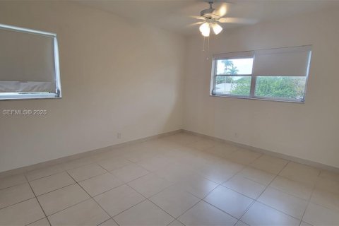 Copropriété à louer à Fort Lauderdale, Floride: 2 chambres, 86.4 m2 № 2042381 - photo 8