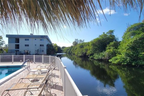 Copropriété à louer à Fort Lauderdale, Floride: 2 chambres, 86.4 m2 № 2042381 - photo 14