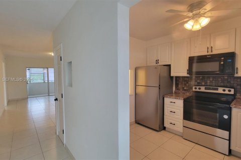 Copropriété à louer à Fort Lauderdale, Floride: 2 chambres, 86.4 m2 № 2042381 - photo 6